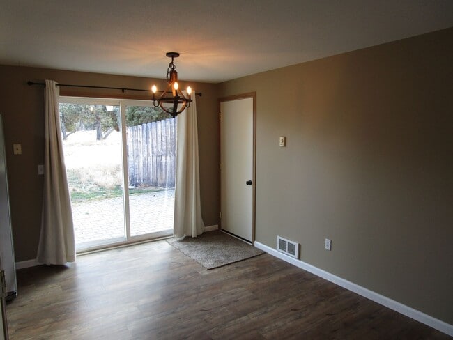 Building Photo - 3 Bedroom, 2 Bathroom Home on 2 Acres on Lower Side of Juniper Canyon - Available Now!