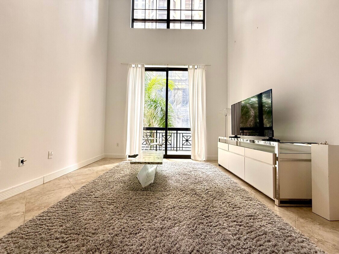 Foto principal - 801 S Olive Ave