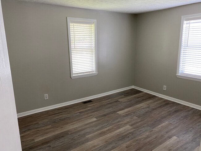 Front bedroom - 203 Laurel Ave