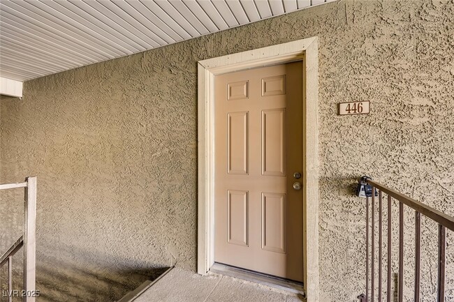 Building Photo - 5224 River Glen Dr