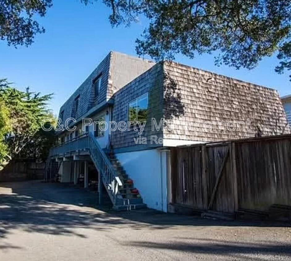Primary Photo - 830 Parcel St