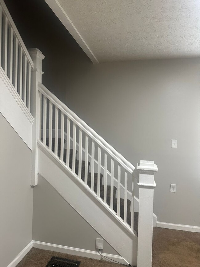 Photo - 338 N Temple Ave Apartment