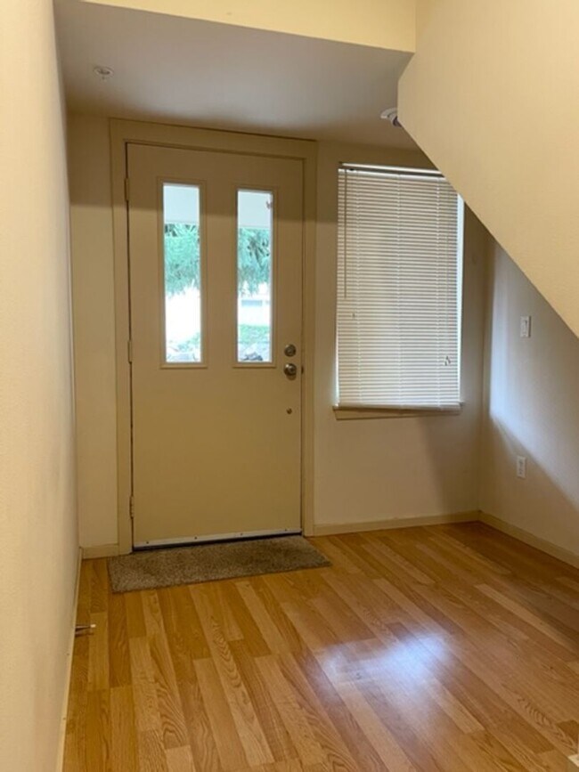 Foto del edificio - Beautiful 3 Bed 2.5 Bath Townhome in Talus, Issaquah