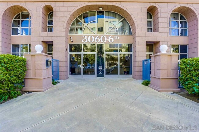 Foto del edificio - 3060 Sixth Ave