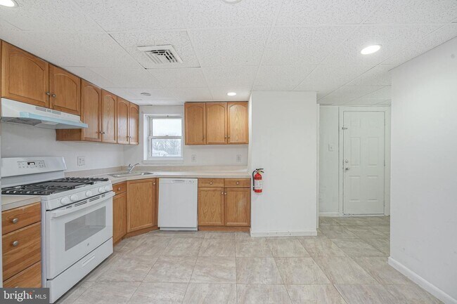 Foto del edificio - 102 N Black Horse Pike