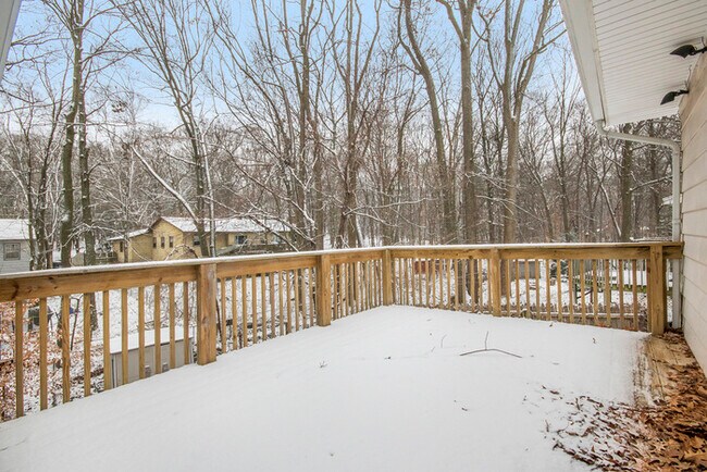 Building Photo - 5671 Christie Ave - Gorgeous 4 Bed