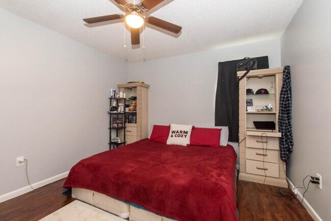 Foto del edificio - 122 Briarwood Drive