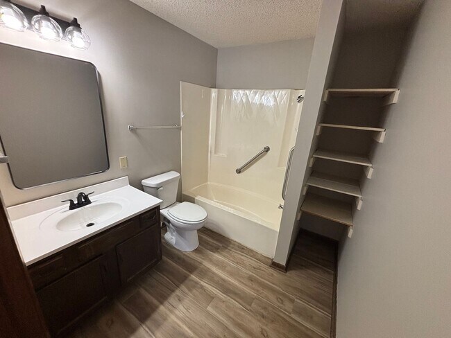 Foto del edificio - 2619 W 15th St N