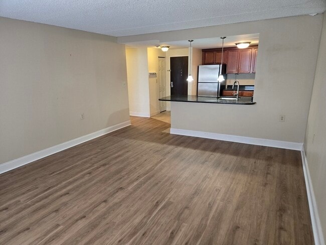 Foto del edificio - 20-30-30 Daniels St