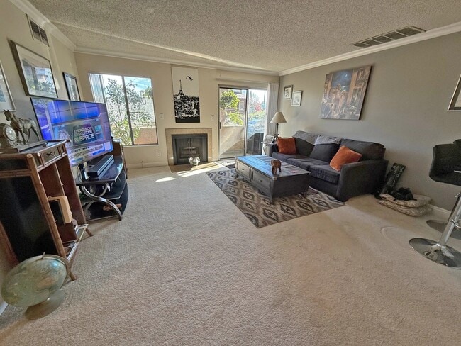 Building Photo - 5000 Whitsett Ave