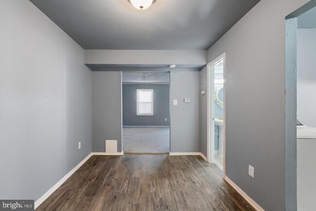 Foto del edificio - 9716 Bragg Ln