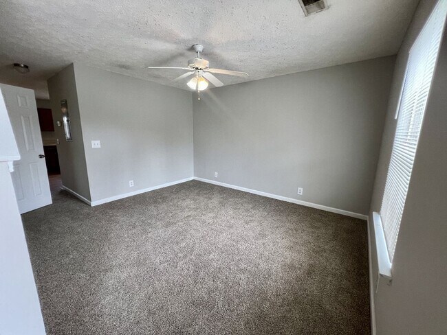 Foto del edificio - 2 Bed, 1.5 Bath Duplex in North Murfreesboro