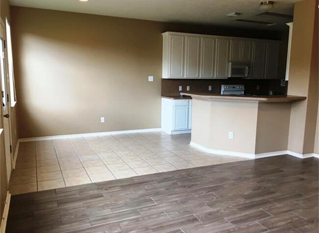 Foto del edificio - 17203 Oakwood Chase Dr