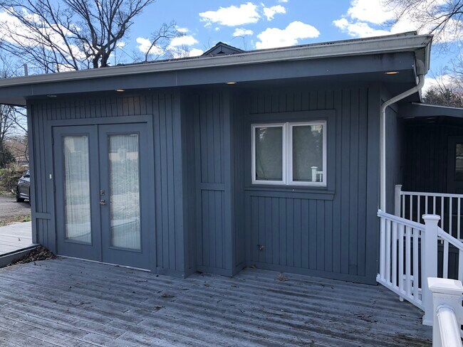 Building Photo - 39 Short Beach Rd