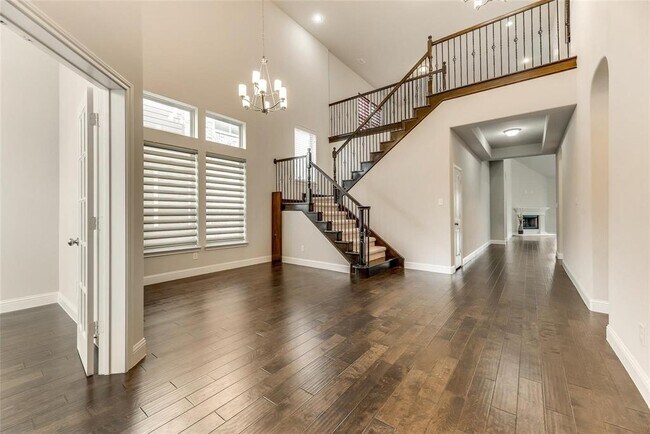 Building Photo - 13525 Blue Bell Dr