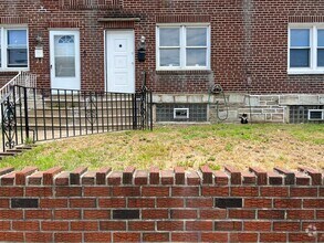 Building Photo - 4643 Weymouth St