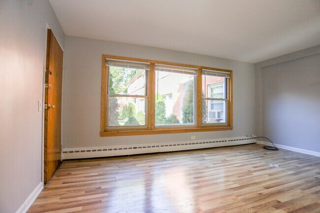 Foto del edificio - 2103 W Farragut Ave