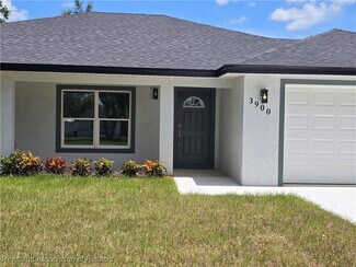 Building Photo - 3900 Mendoza Ave