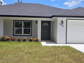 Building Photo - 3900 Mendoza Ave