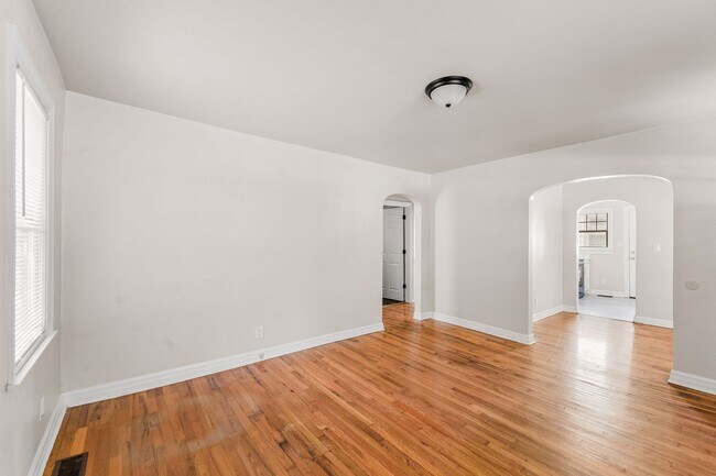 Foto del edificio - Available now!