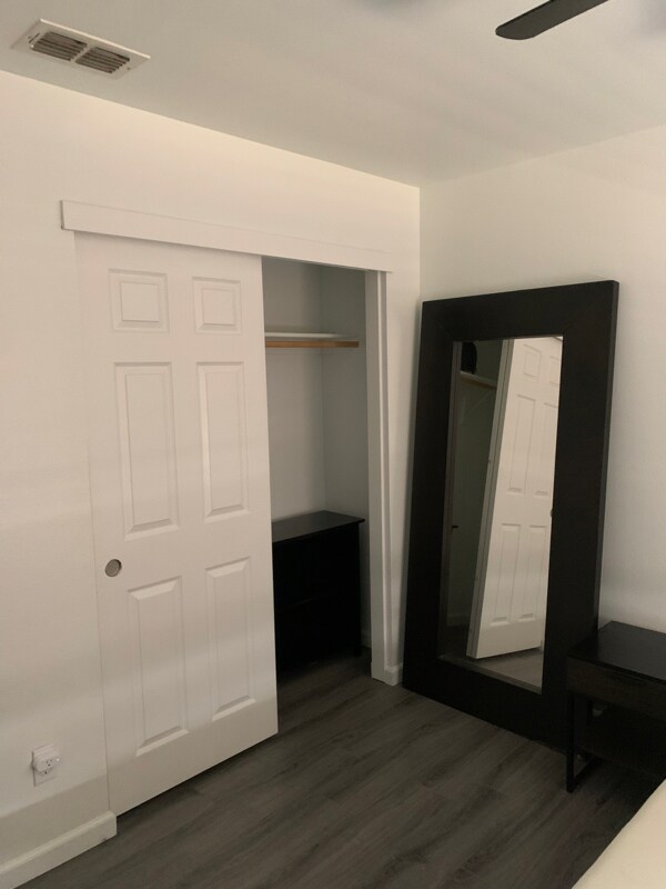 Foto del edificio - 1382 Riverside Ct