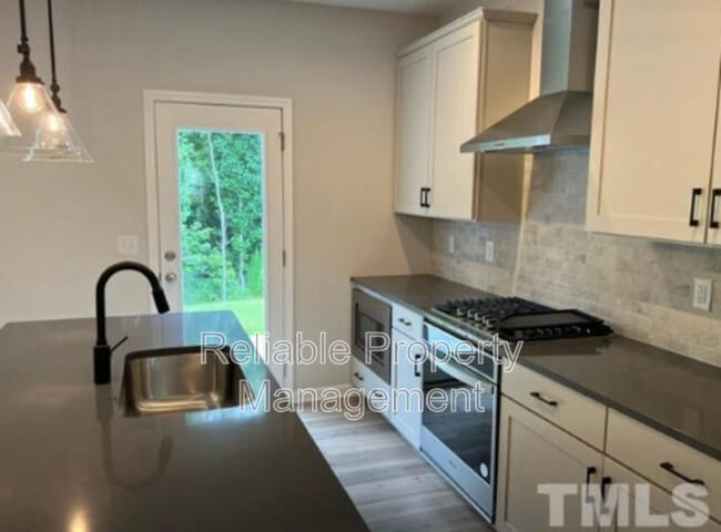 Building Photo - 3311 Oak Pass Dr