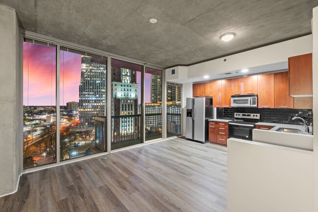 Foto del edificio - Gorgeous 1B/1B in Heart of Buckhead!