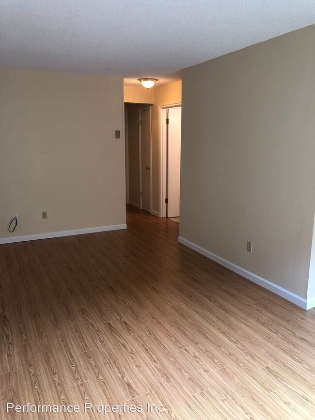 Foto del edificio - 3132-3212 SE 9th Ave