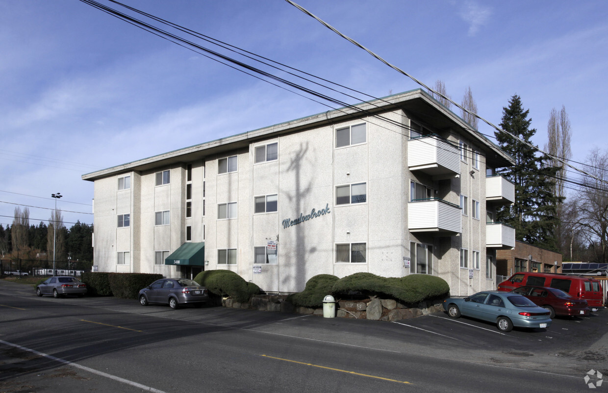 Primary Photo - Meadowbrook Apartments