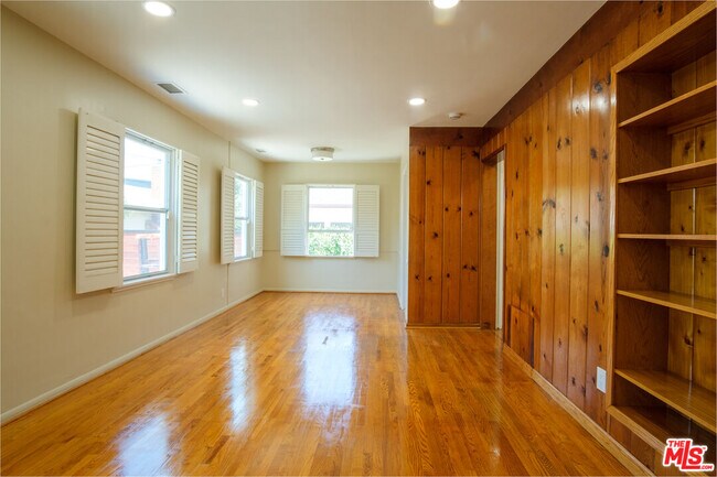 Foto del edificio - 10707 Flaxton St