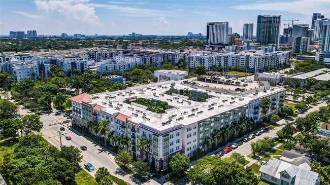 Foto del edificio - 533 NE 3rd Ave