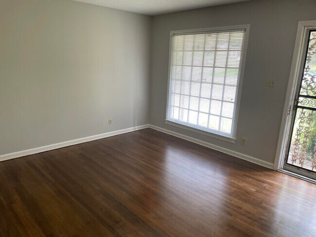 Foto del edificio - 4193 Bishops Bridge Rd