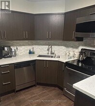 Building Photo - 61 Markbrook Ln