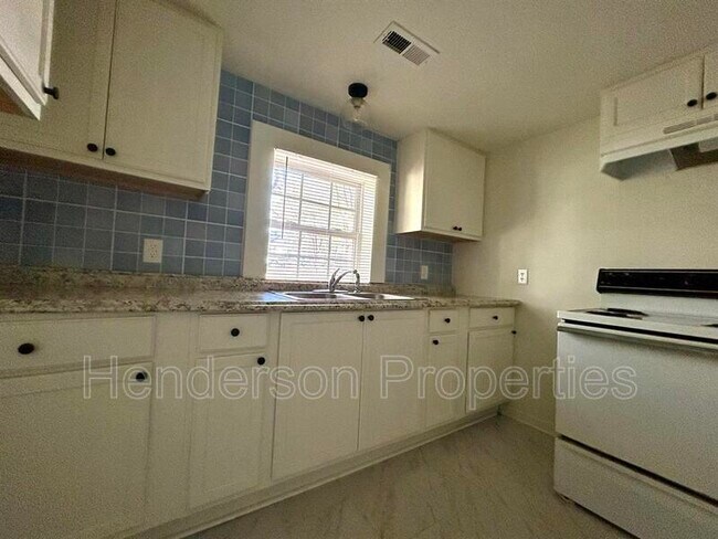 Foto del edificio - 532 E Iredell Ave