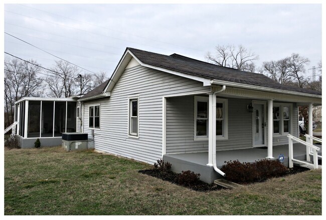 Building Photo - 1811 Elizabeth Rd