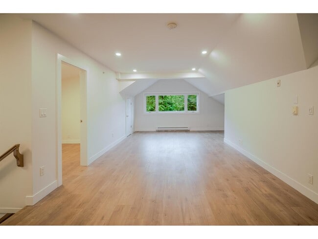 Building Photo - 12317 Beecher St