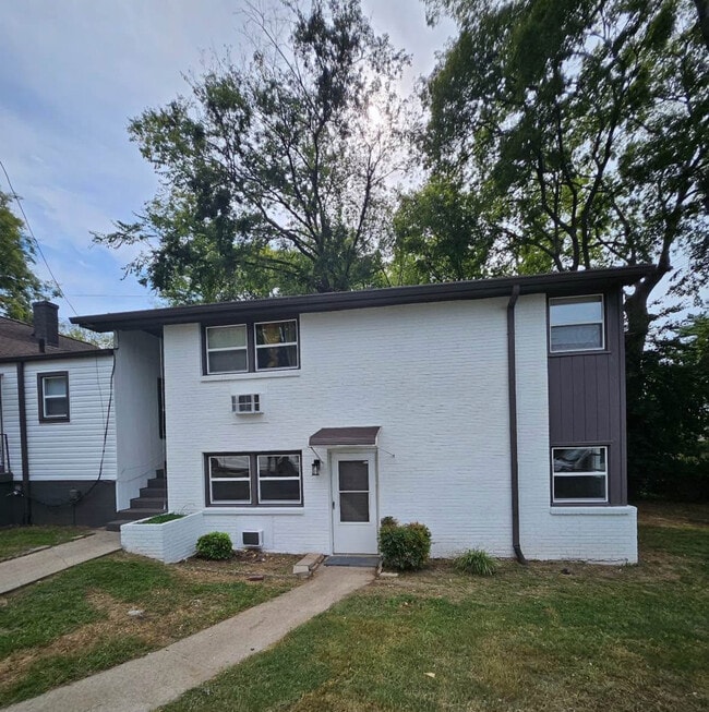 FRONT OF APT - 2400 Eden St