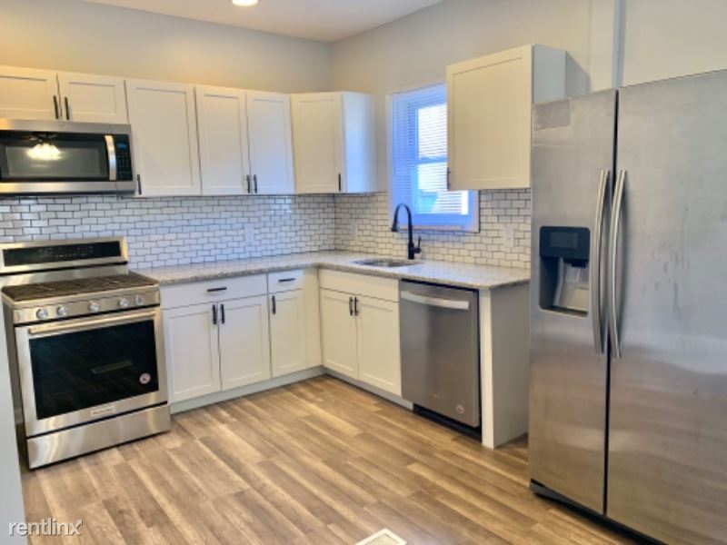 Primary Photo - 3 br, 1 bath Townhome - 8002 Lake Ct