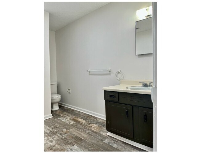 Building Photo - 139 Hendricks Blvd
