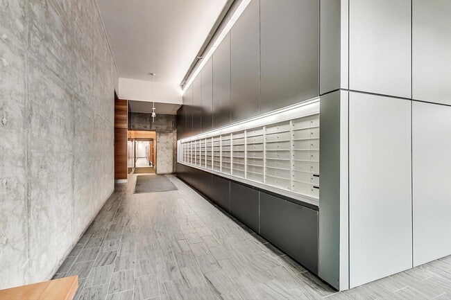 Building Photo - 1720 S Michigan Ave