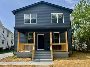 Building Photo - 4605 Thoburne St