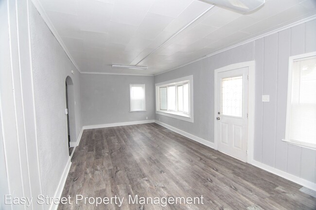 Foto del edificio - 2 br, 1 bath House - 1009 W. 10th St.