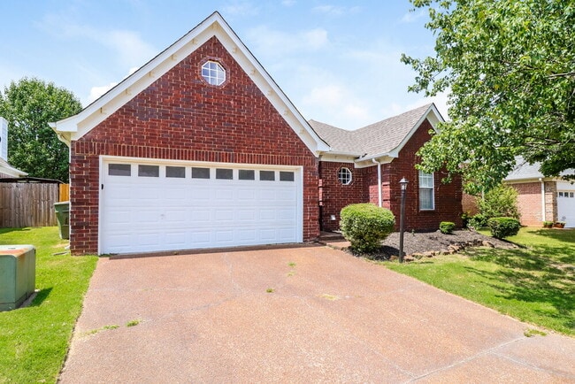 Building Photo - 1123 Dove Hollow Cir W
