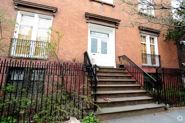 Building Photo - 418 Sackett St