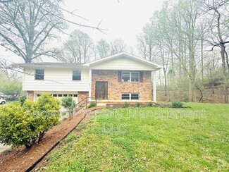 Building Photo - 3910 University Dr