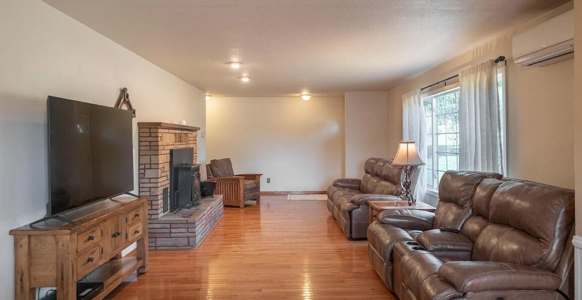 Foto principal - 13705 NE Beech St