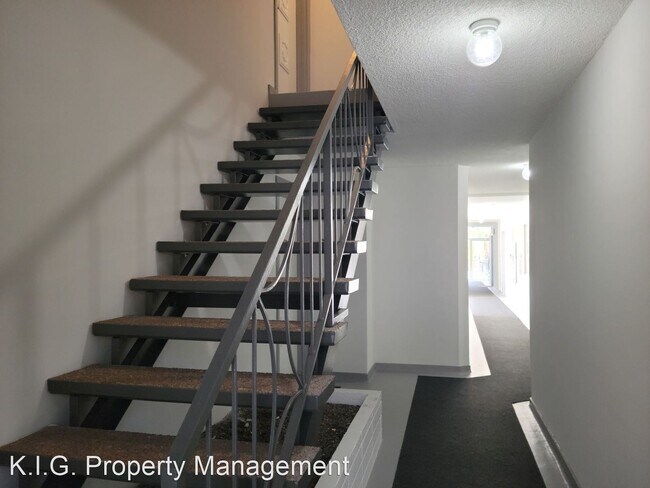 Foto del edificio - 1 br, 1 bath Apartment - 825 S. Bedford St...