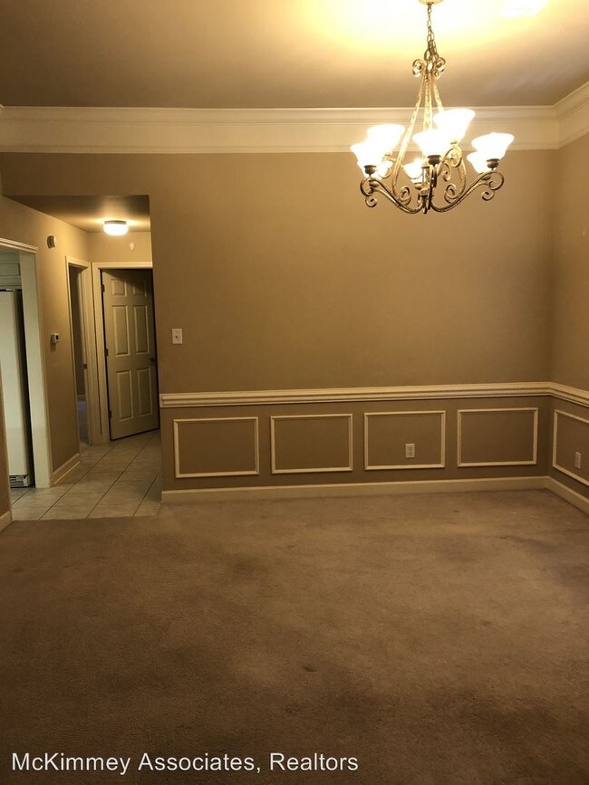 Building Photo - 4 br, 2 bath House - 9217 Wooded Acres Circle