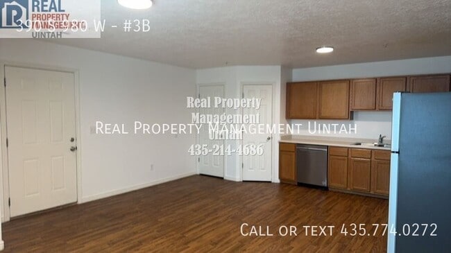 Building Photo - 390 980