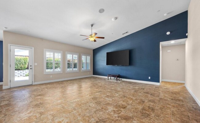 Building Photo - Beautiful 4 Bed 2 Bath Home!!!